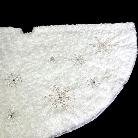 Christmas Tree Skirt 48 inches White Christmas Faux Fur Gold Snowflake Gemstones - Picture 9 of 11